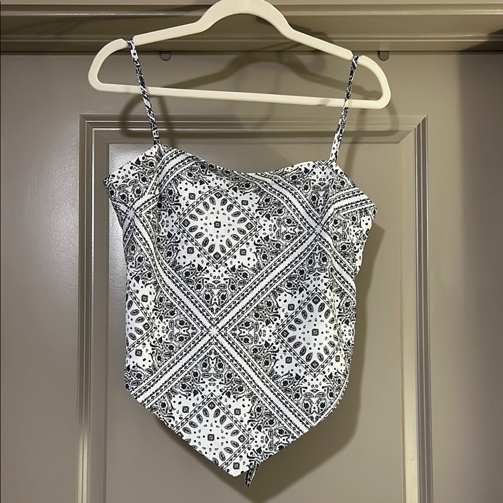 Vestique Black and White Tieback Camisole